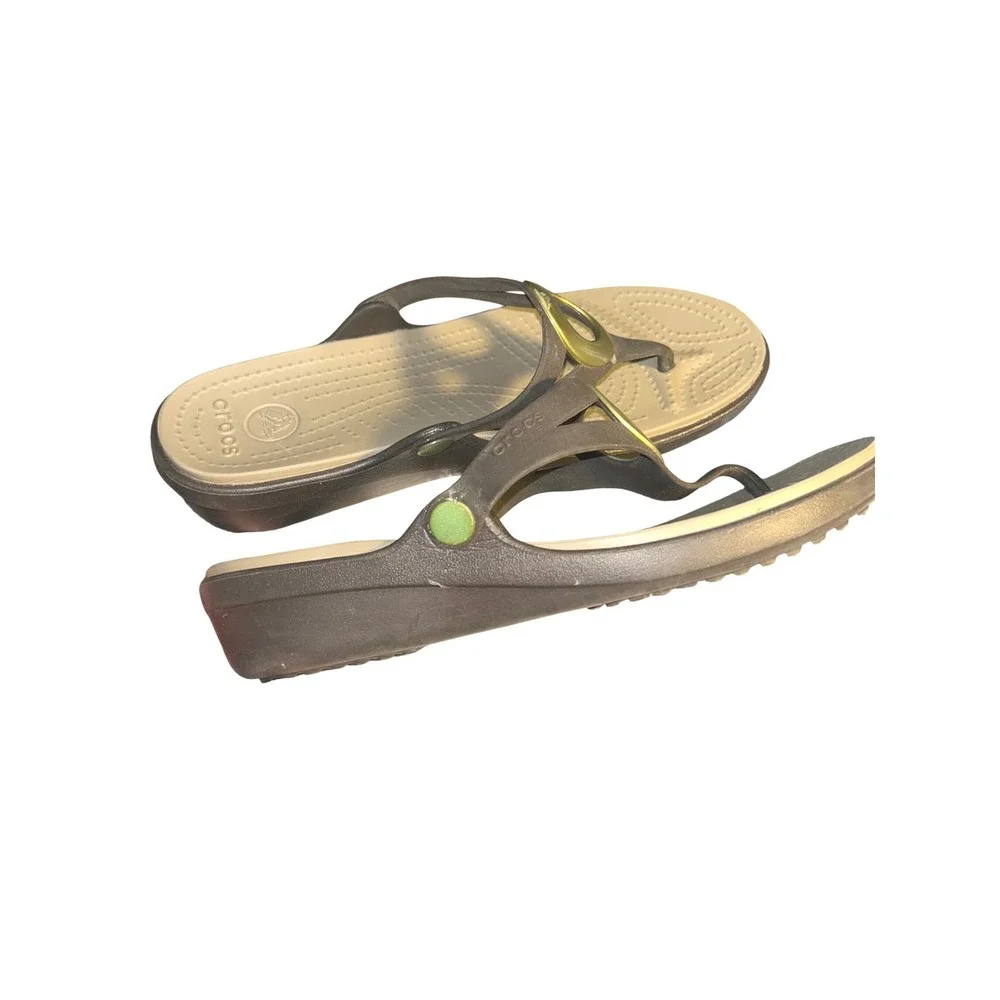 Crocs‎ Sanrah Wedge Flip Flops Brown Tan Gold Ring Sandals Womens 11